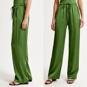 Abercrombie Satin Tie Waist Pants with pockets! Size M